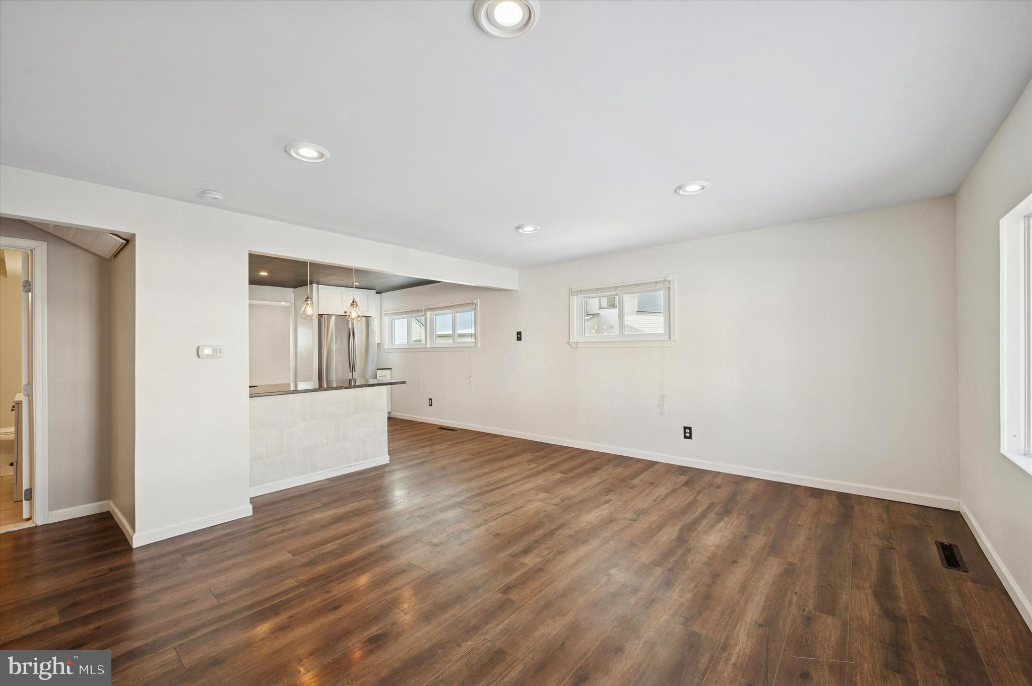 654 North Coles Avenue Maple Shade, NJ 08052 - Photo 9 of 41