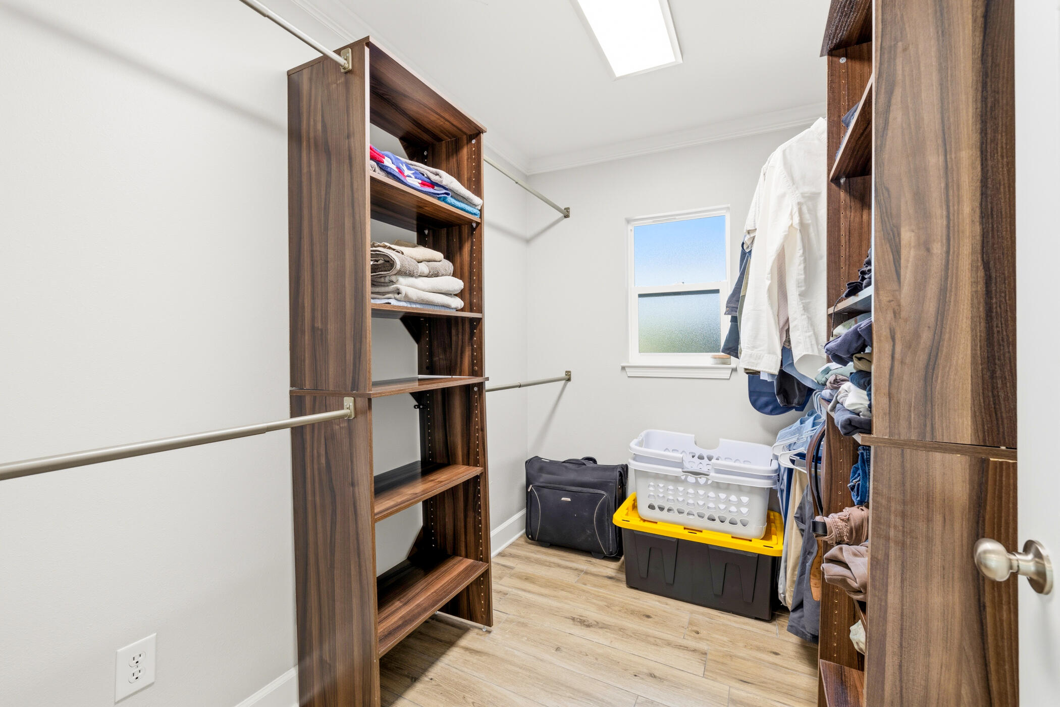 423 Green Acres Road Fort Walton Beach, FL 32547 - Photo 9 of 20 Primary Walk-in Closet