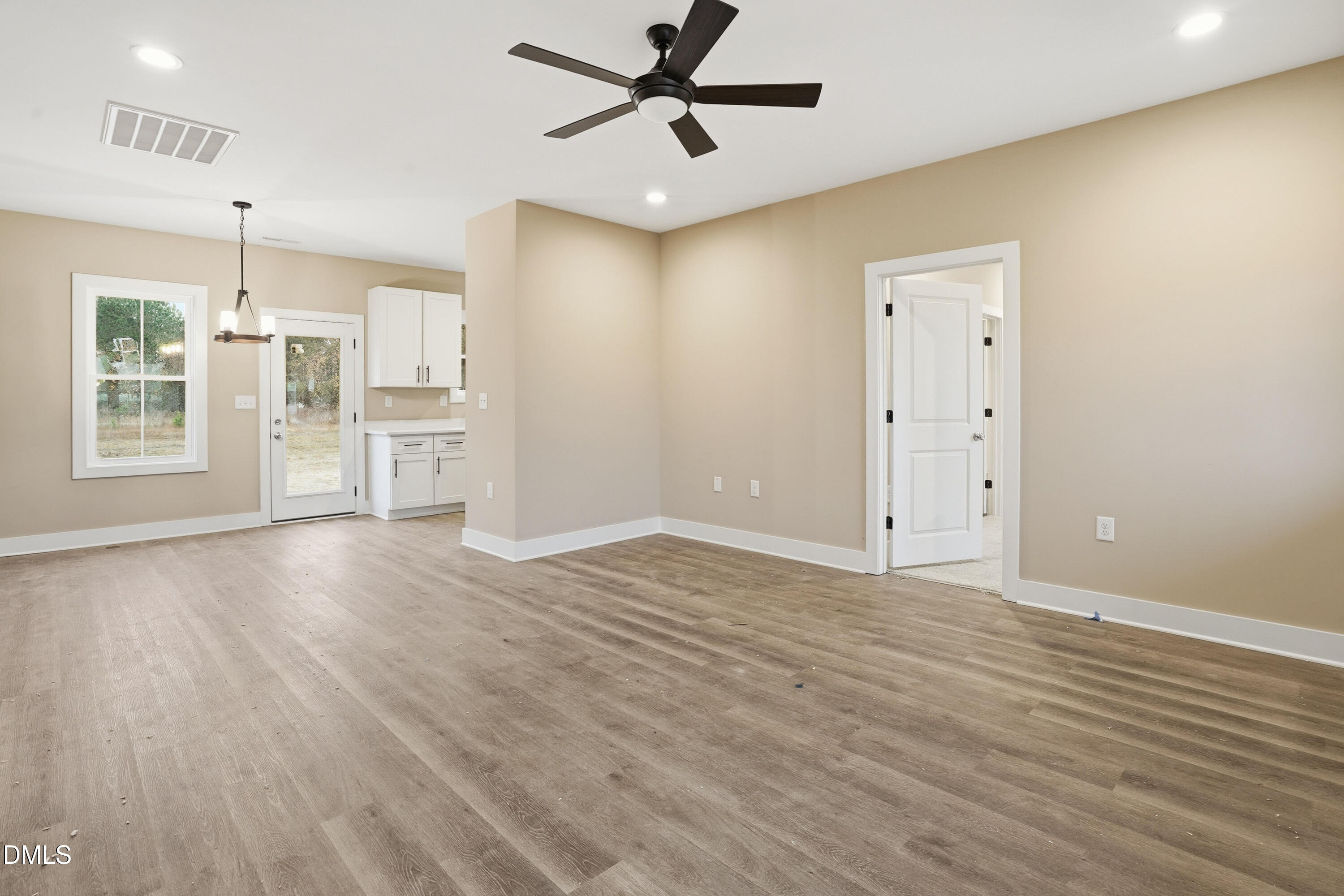 1049 Jada Allen Road Dunn, NC 28334 - Photo 7 of 32 1049 Jada Allen Rd-9