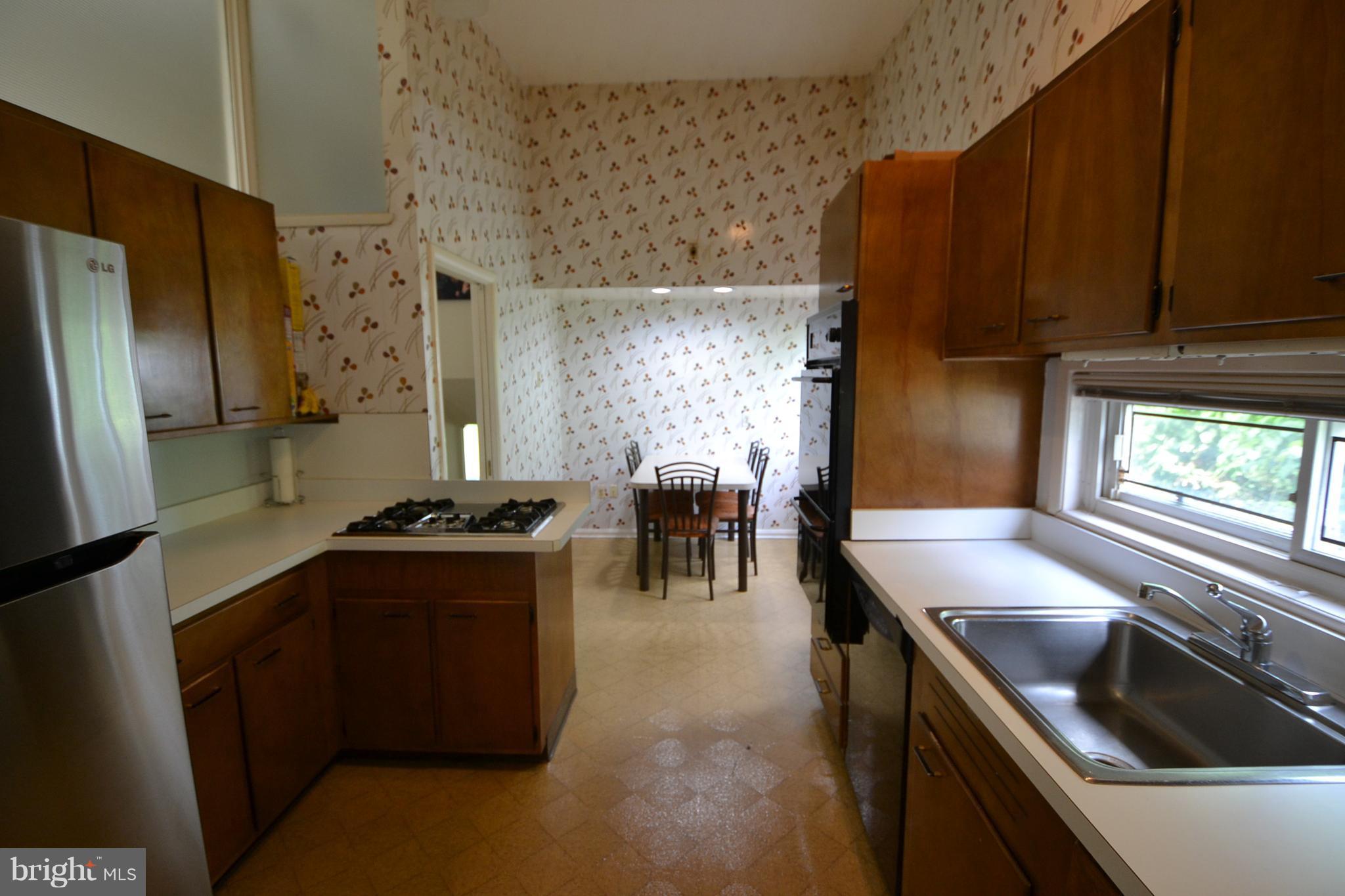2704 Geartner Road Baltimore, MD 21209 - Photo 7 of 27 Kitchen
