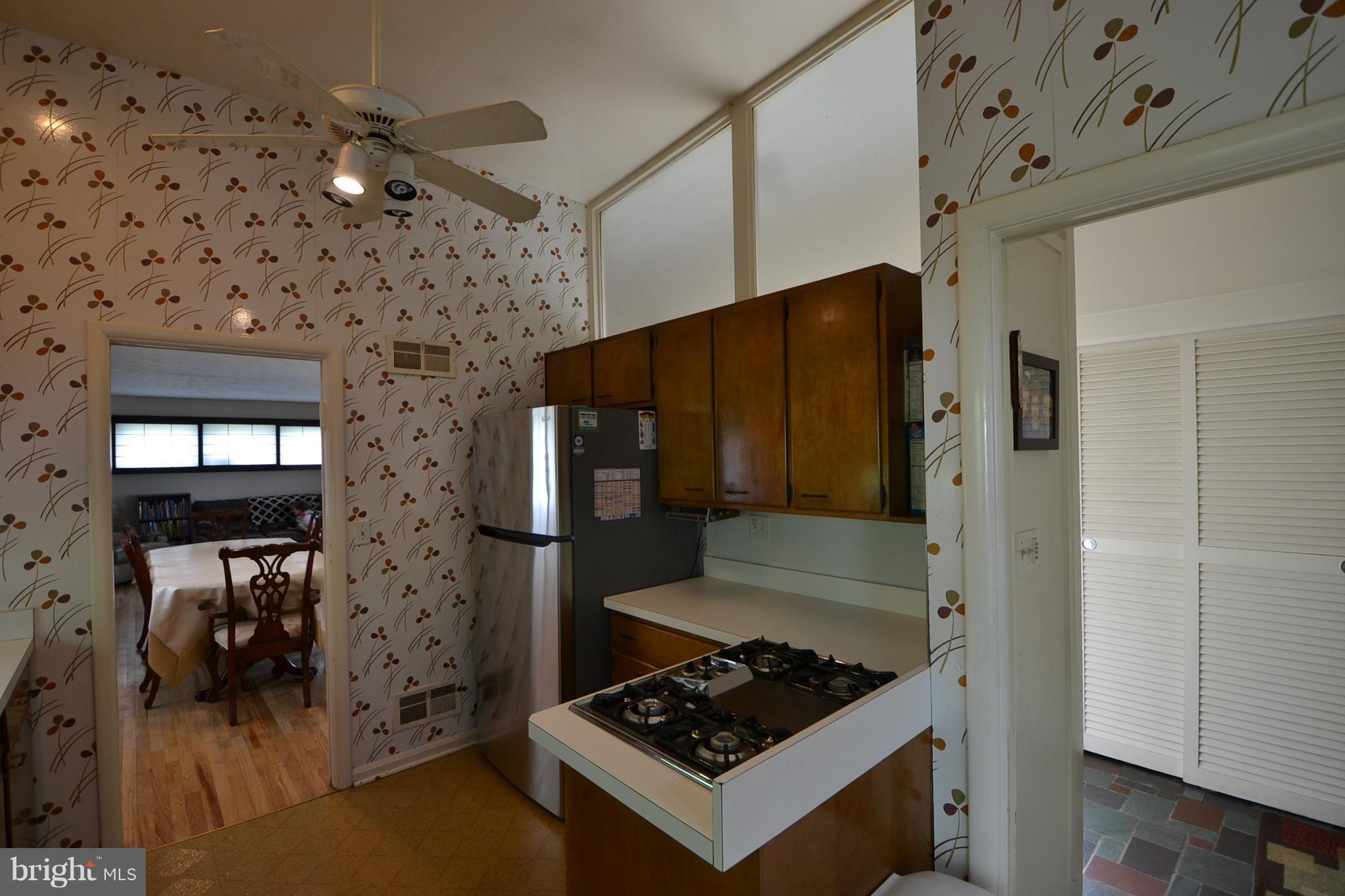 2704 Geartner Road Baltimore, MD 21209 - Photo 8 of 27 Kitchen