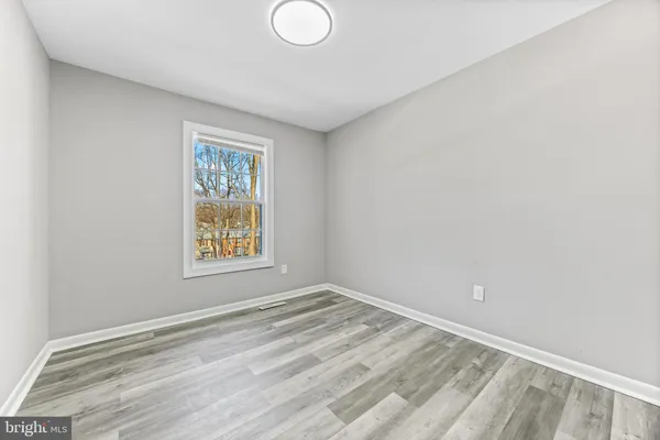a view of empty room with window