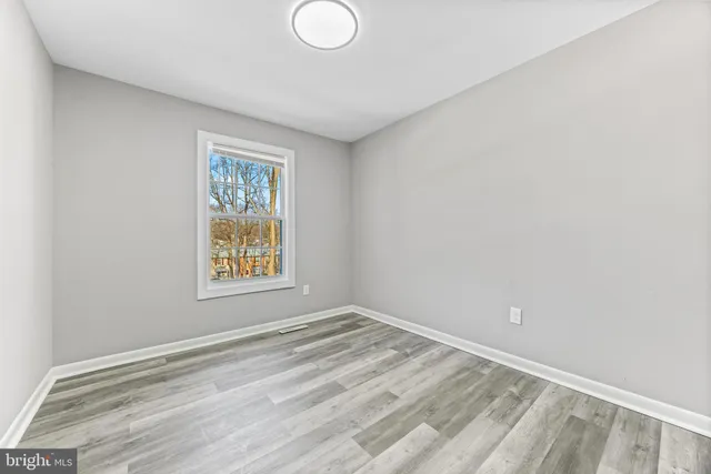 a view of empty room with window