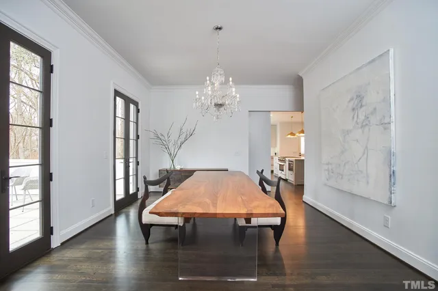 a close view of sink and tap