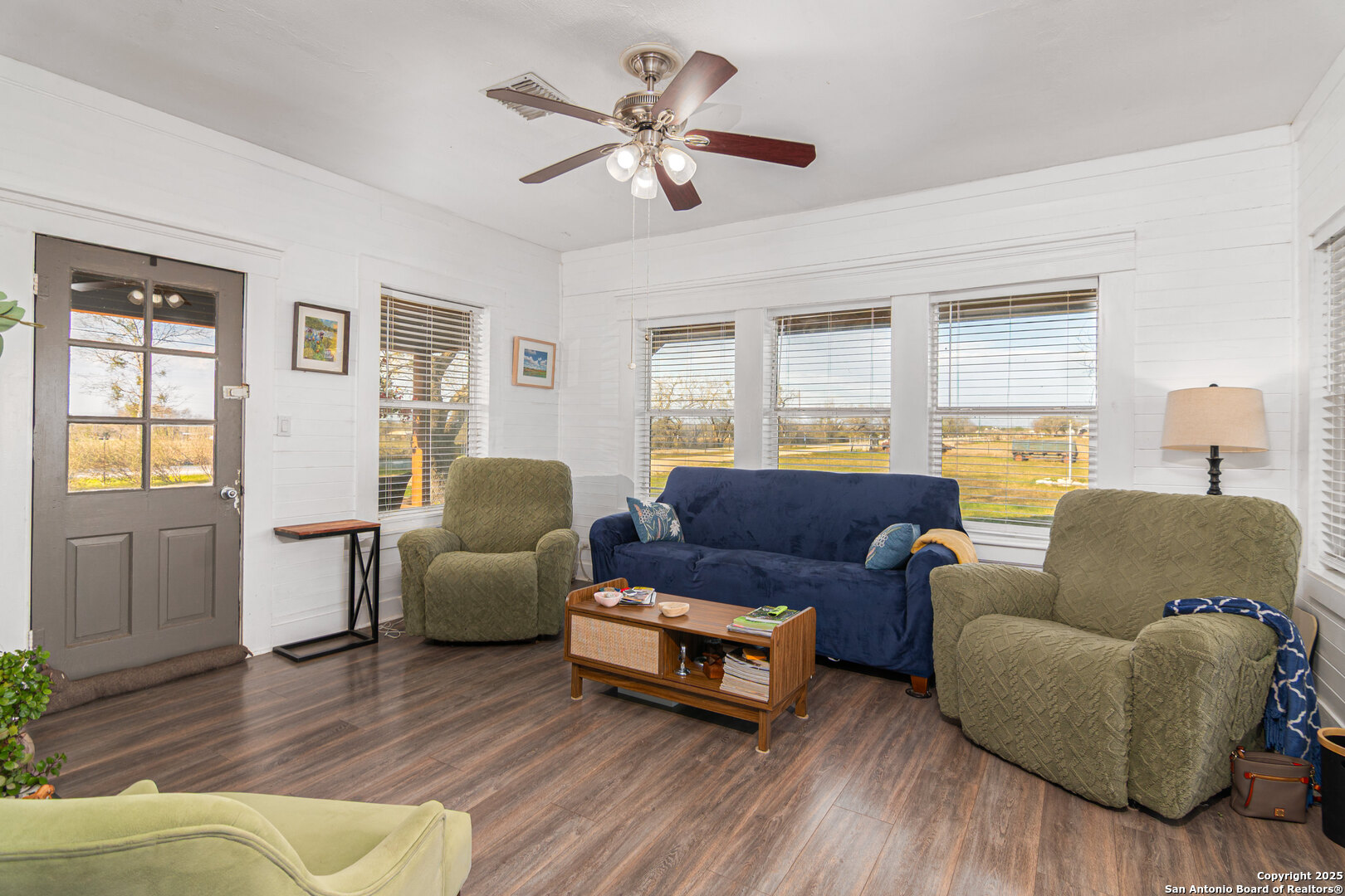 7150 Linne Road Seguin, TX 78155 - Photo 3 of 48