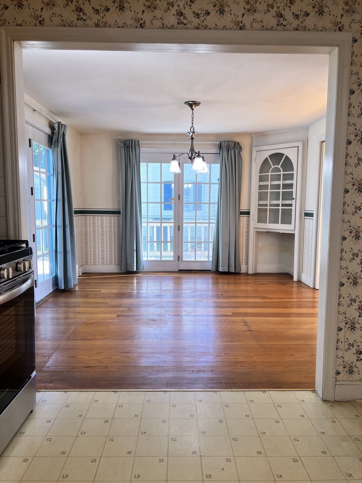 109 Pilgrim Road Springfield, MA 01118 - Photo 9 of 35 Gallery Image 9
