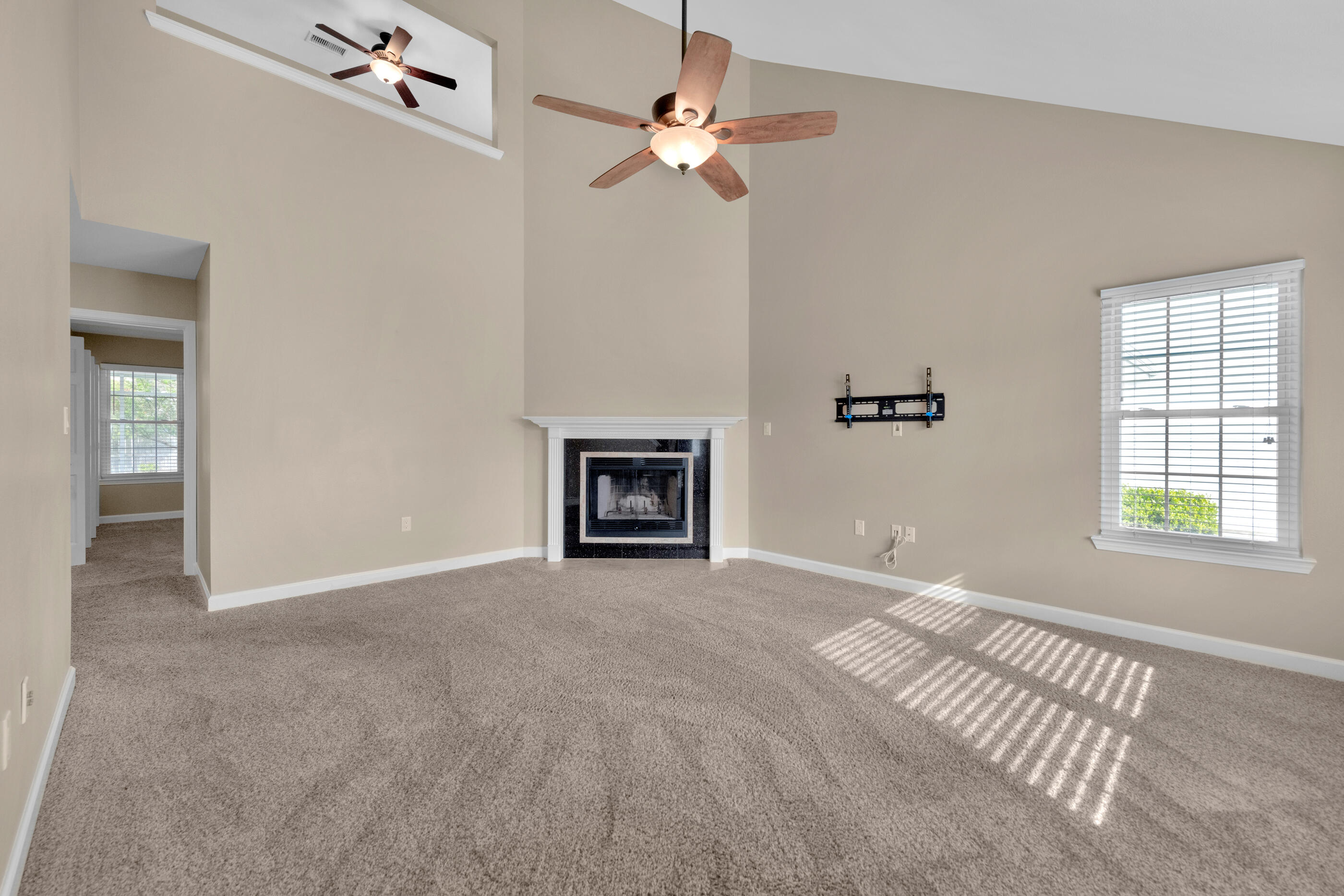 480 Sandy Ridge Circle Mary Esther, FL 32569 - Photo 4 of 38 Living Room