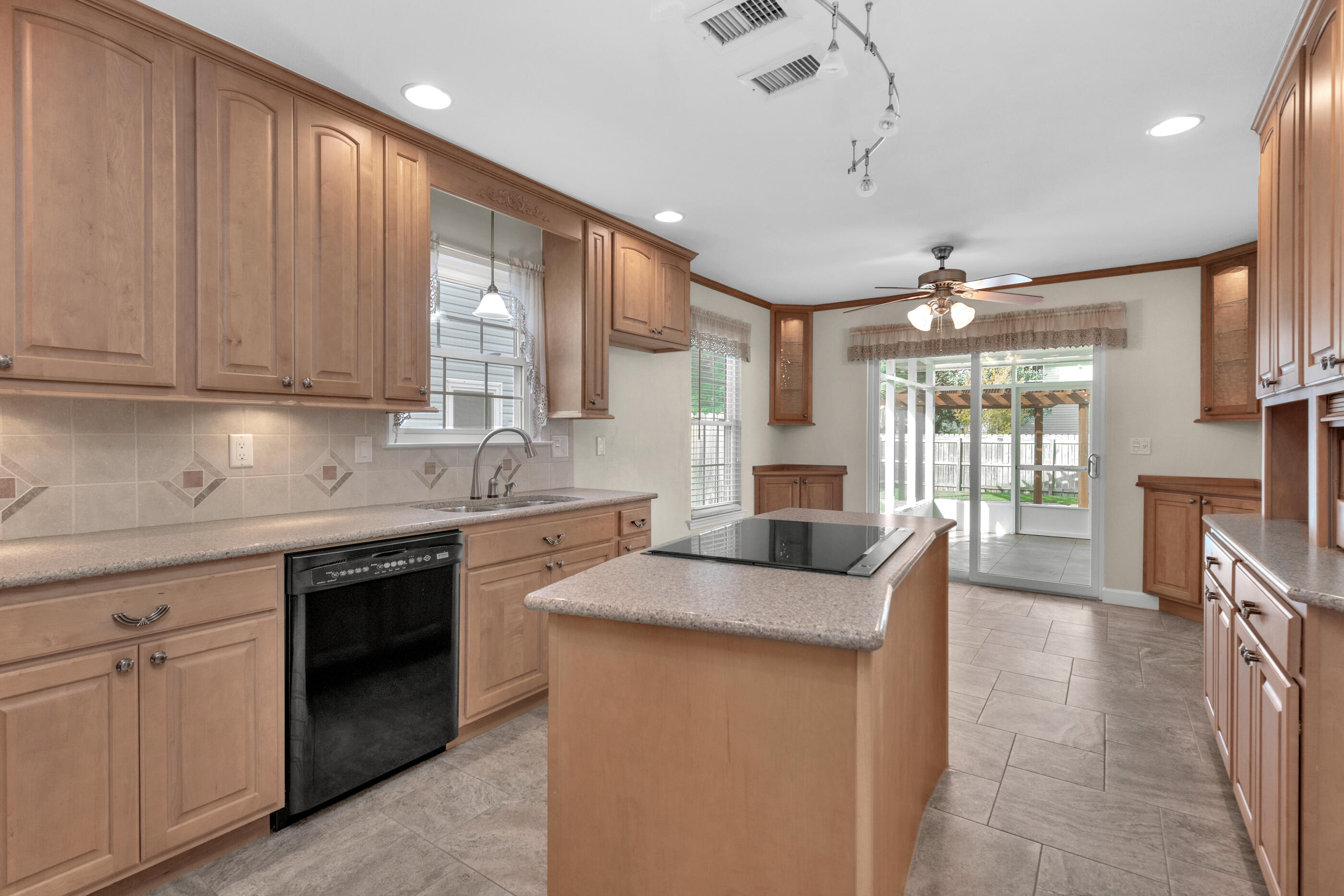 480 Sandy Ridge Circle Mary Esther, FL 32569 - Photo 7 of 38 Kitchen