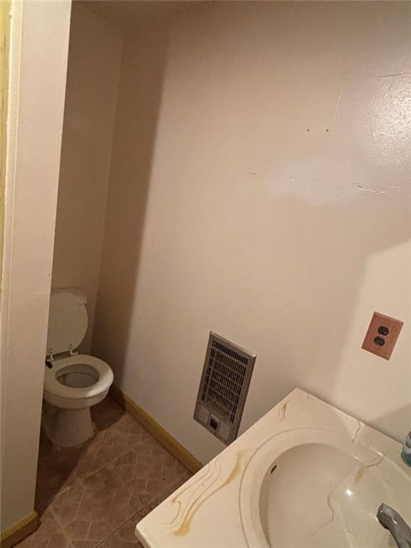 292 Shirley Road Southeast Ranger, GA 30734 - Photo 34 of 80 a bathroom with a toilet and a sink