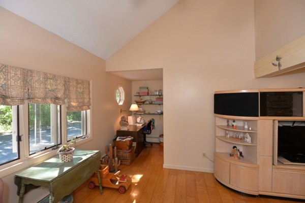 213 Kelly Road Northbridge, MA 01534 - Photo 2 of 30