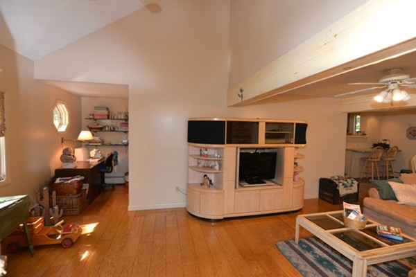 213 Kelly Road Northbridge, MA 01534 - Photo 4 of 30