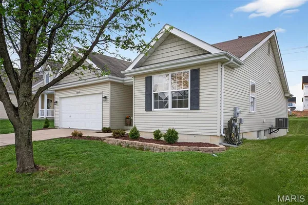 $355,000 | 1333 Briarchase Drive, Lake St. Louis, MO 63367