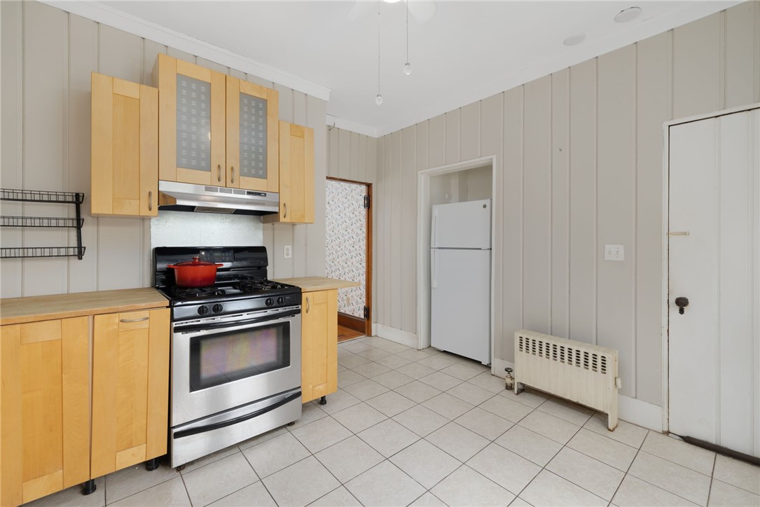 31 Windsor Road, Unit 1 Cranston, RI 02905 - Photo 26 of 44