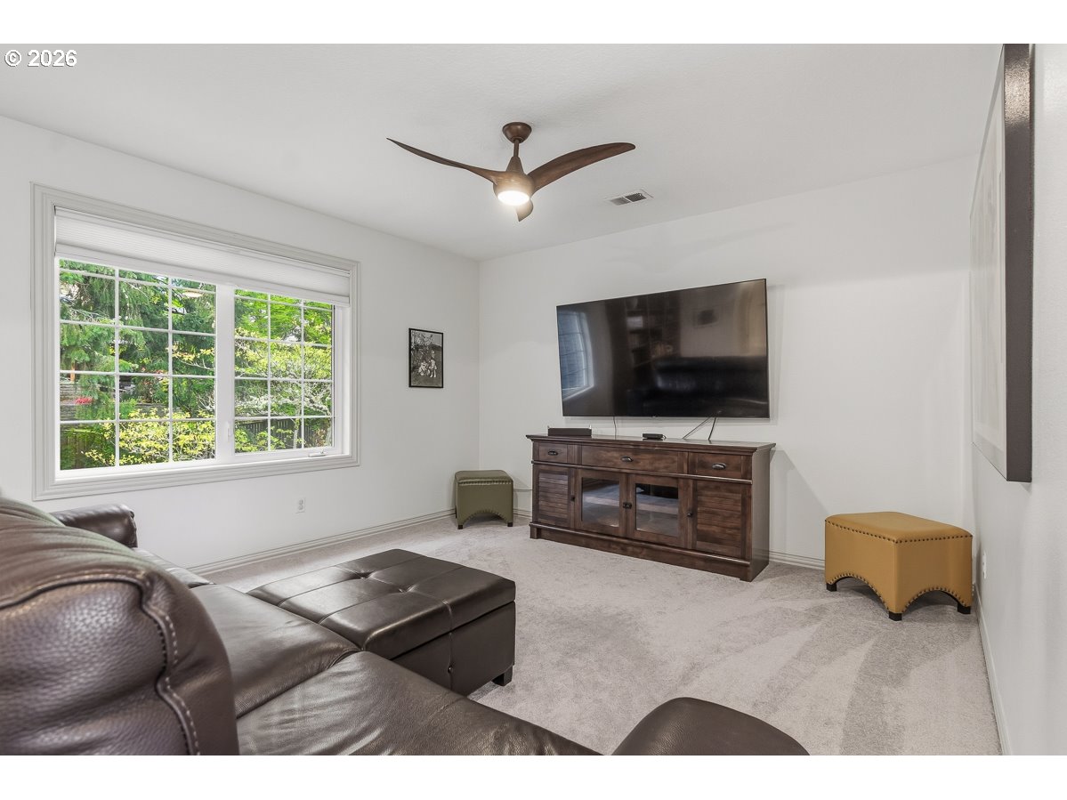 8941 Southwest 171st Avenue Beaverton, OR 97007 - Photo 34 of 48