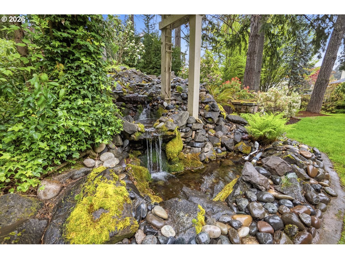 8941 Southwest 171st Avenue Beaverton, OR 97007 - Photo 40 of 48