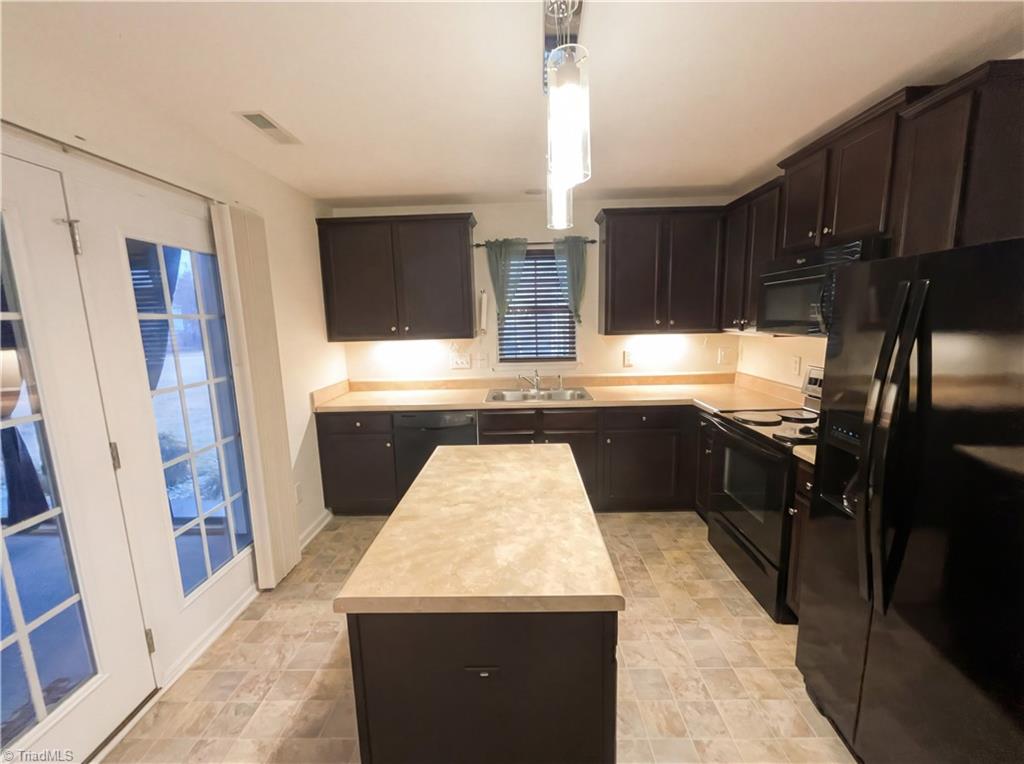 510 Carter Ridge Drive Reidsville, NC 27320 - Photo 2 of 25