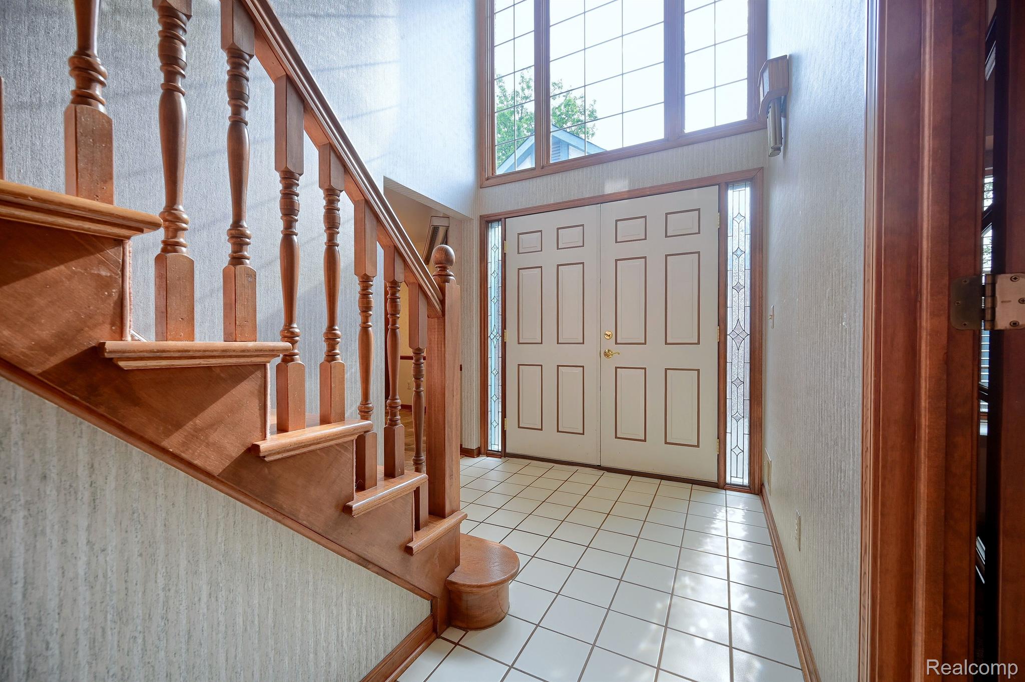 15272 Roxbury Circle, Unit 91 Macomb, MI 48044 - Photo 6 of 26 Foyer
