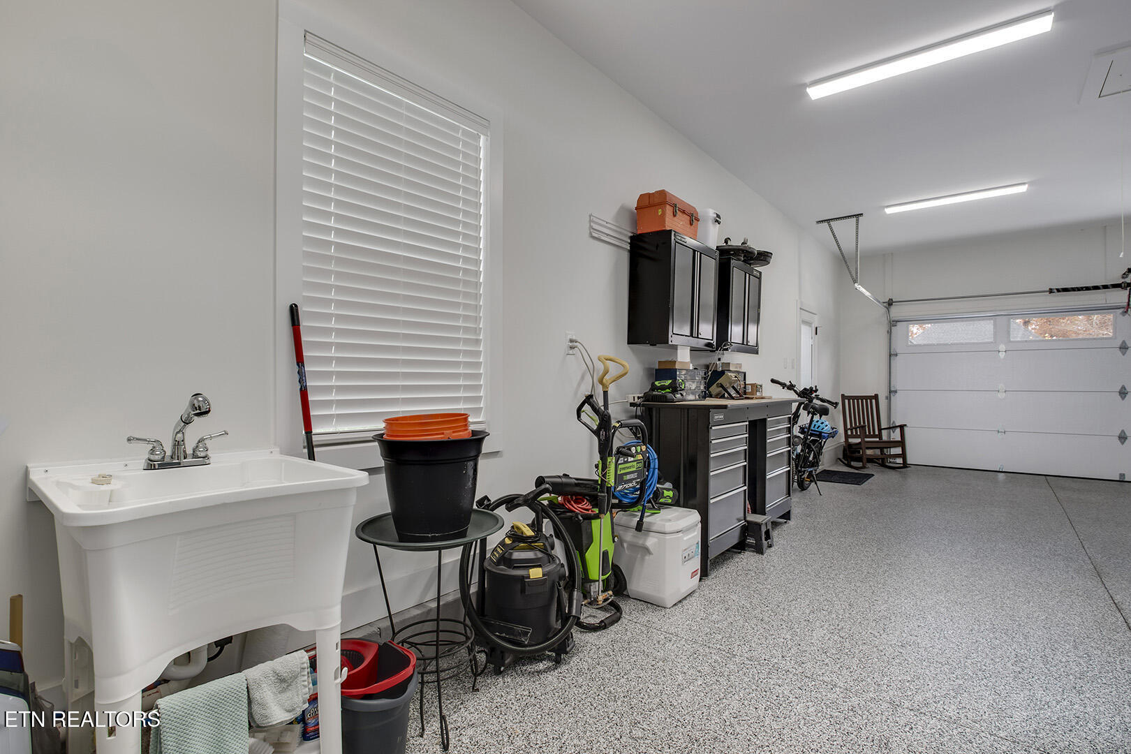 173 Chahyga Way Loudon, TN 37774 - Photo 45 of 60 45_ChahygaWay_173_Garage02