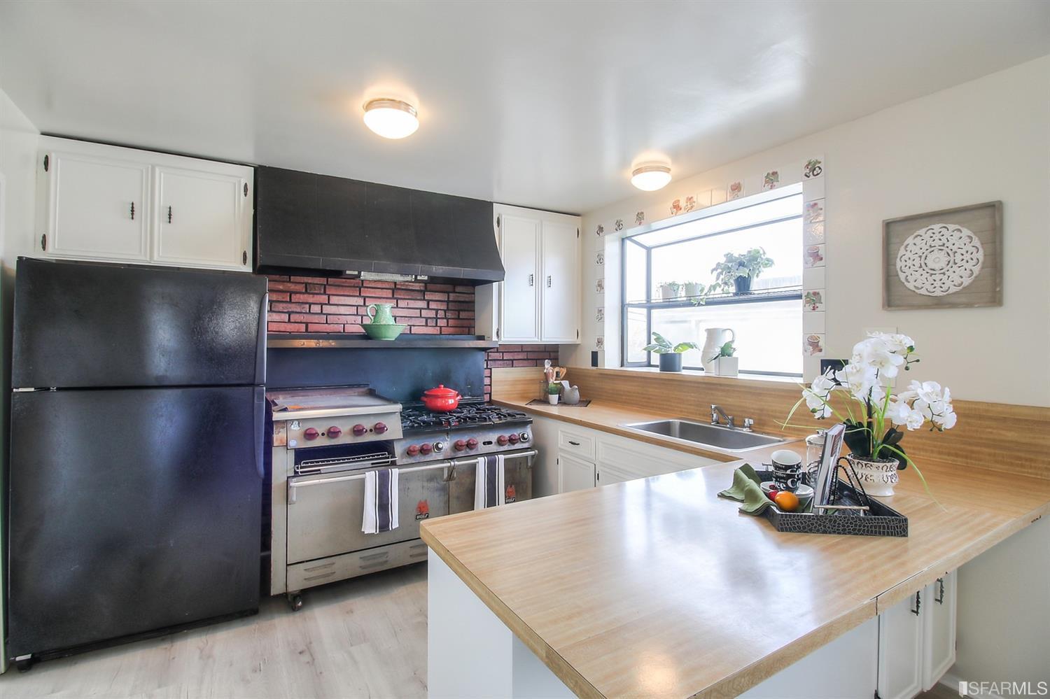 209 Springdale Drive Pacifica, CA 94044 - Photo 4 of 4