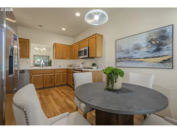 $549,900 | 438 Southeast 71st Place, Hillsboro, OR 97123