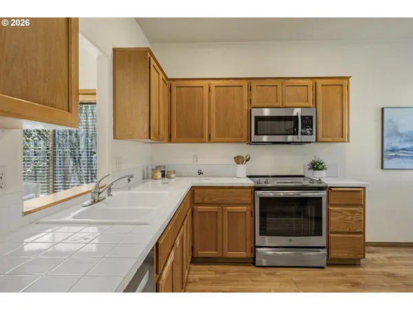 $549,900 | 438 Southeast 71st Place, Hillsboro, OR 97123