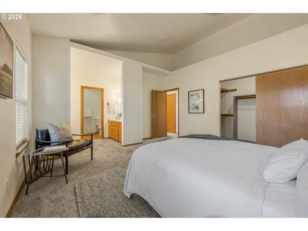 $549,900 | 438 Southeast 71st Place, Hillsboro, OR 97123