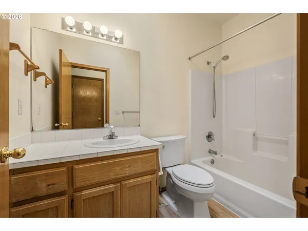 $549,900 | 438 Southeast 71st Place, Hillsboro, OR 97123