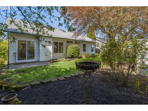 $549,900 | 438 Southeast 71st Place, Hillsboro, OR 97123