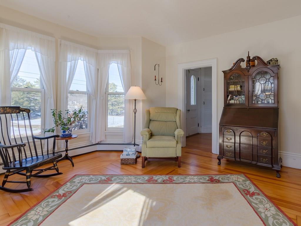 28 The King's Highway Road Newcastle, ME 04553 - Photo 6 of 35 Living Room