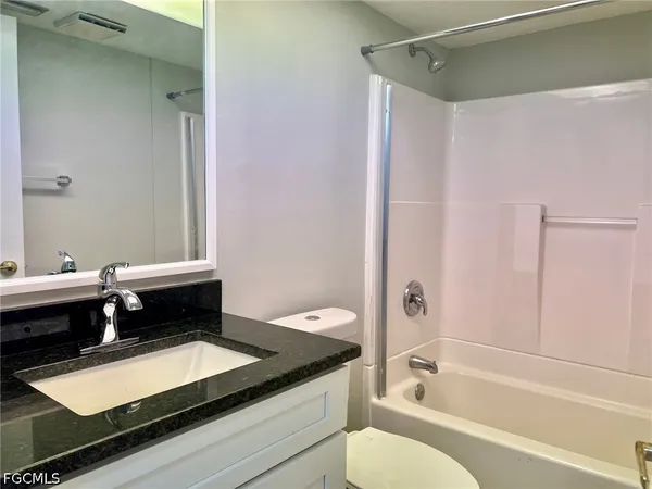 $1,300 | 5024 Chiquita Boulevard South, Unit 102, Cape Coral, FL 33914