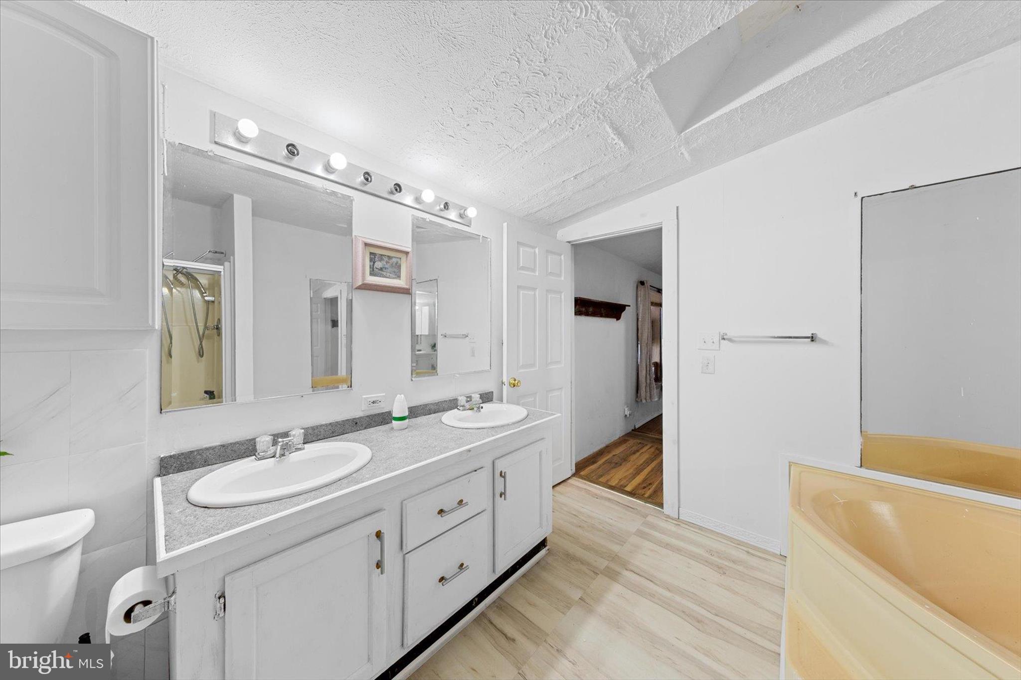 25997 Butler Branch Road Seaford, DE 19973 - Photo 20 of 33 Primary Bedroom Ensuite