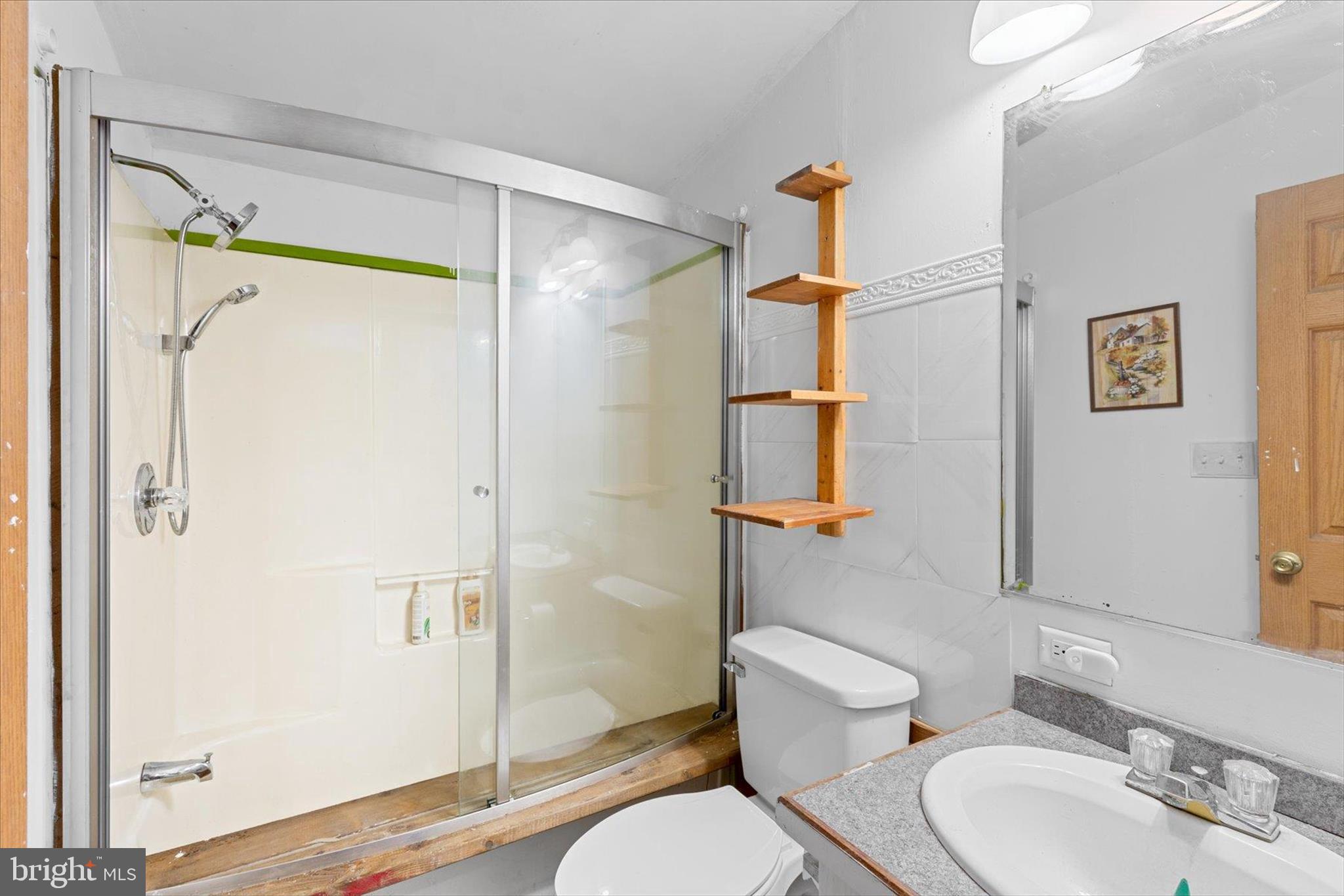 25997 Butler Branch Road Seaford, DE 19973 - Photo 27 of 33 Hall Bathroom