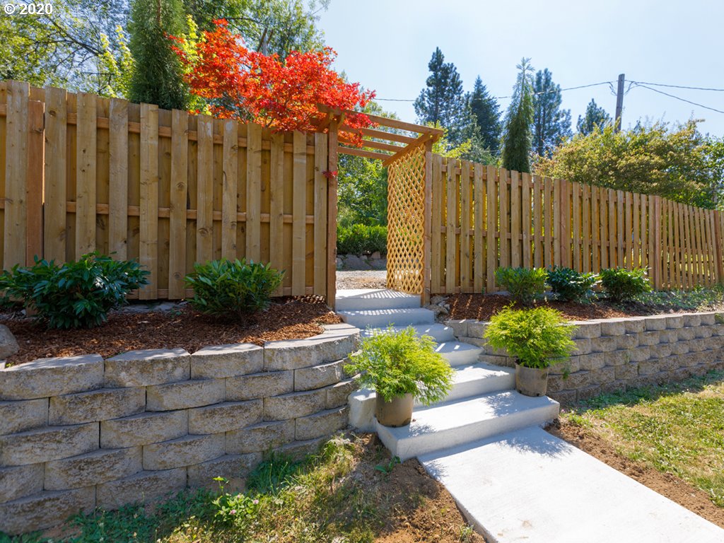 192 Little Road Stevenson, WA 98648 - Photo 4 of 32 Gallery Image 4