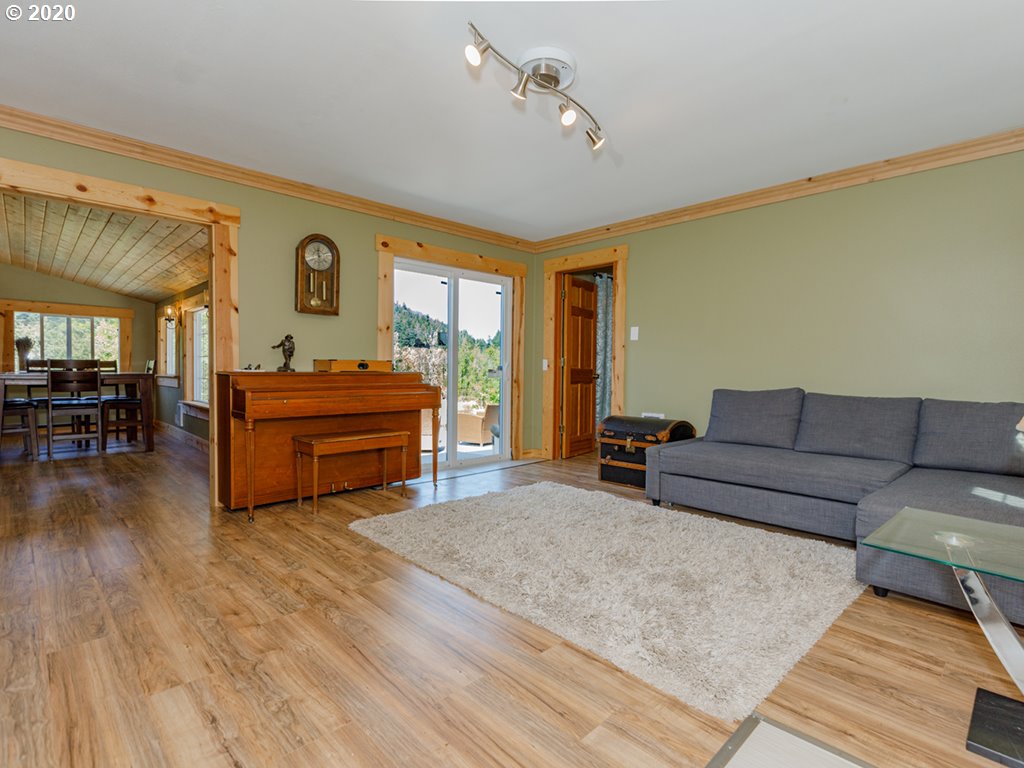 192 Little Road Stevenson, WA 98648 - Photo 8 of 32 Gallery Image 8