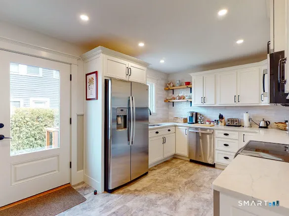 $3,500 | 5 Forsyth Street, Stonington, CT 06355