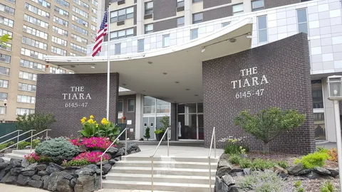 $385,000 | 6145 North Sheridan Road, Unit 28D, Chicago, IL 60660