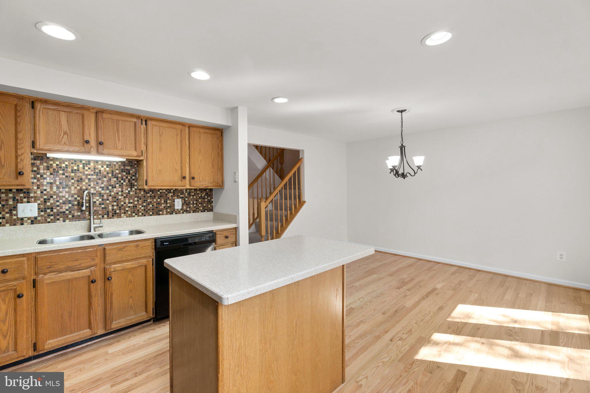 14655 Winterfield Drive Centreville, VA 20120 - Photo 15 of 48