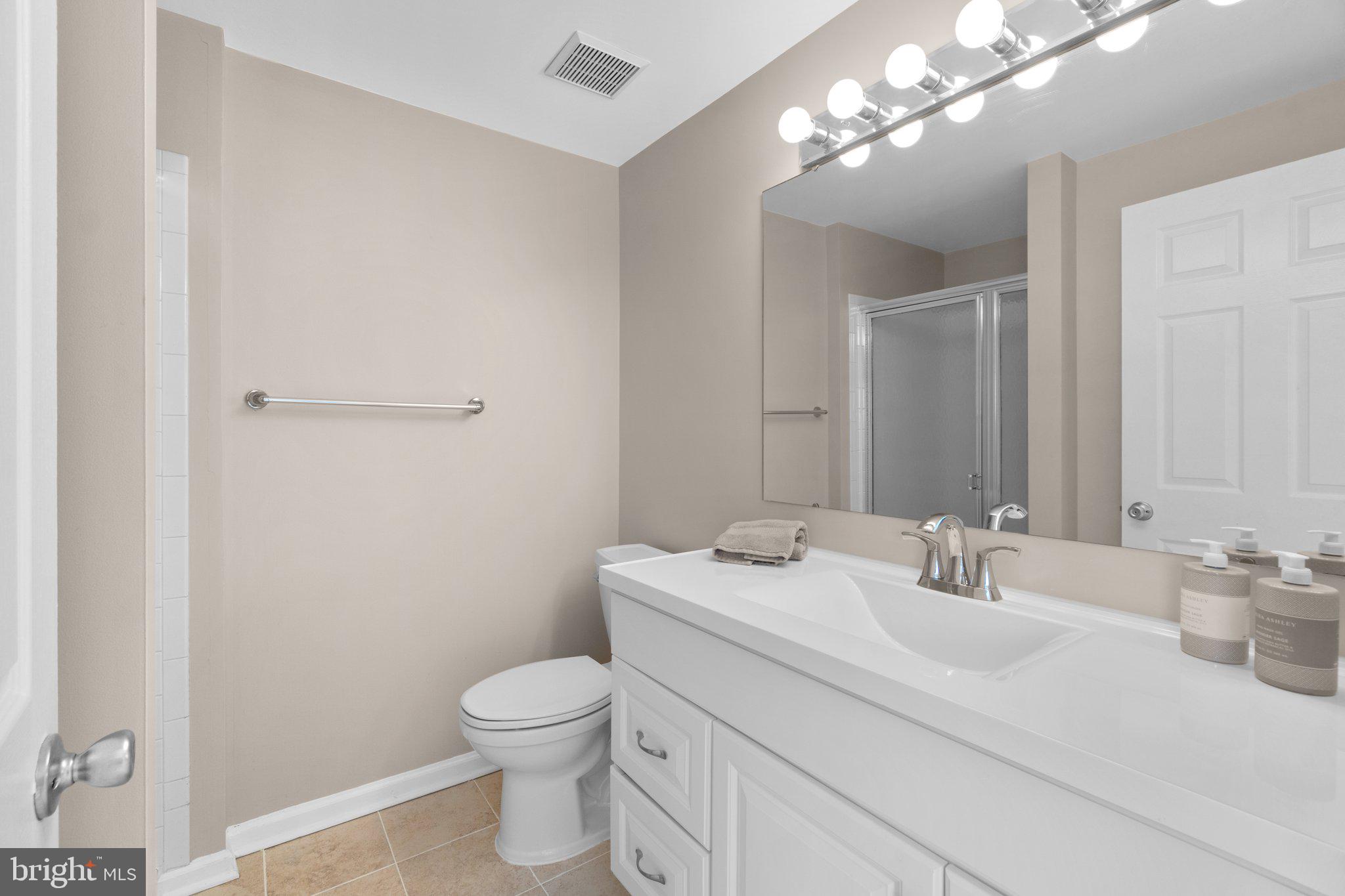 14655 Winterfield Drive Centreville, VA 20120 - Photo 21 of 48 Primary BR ensuite bath