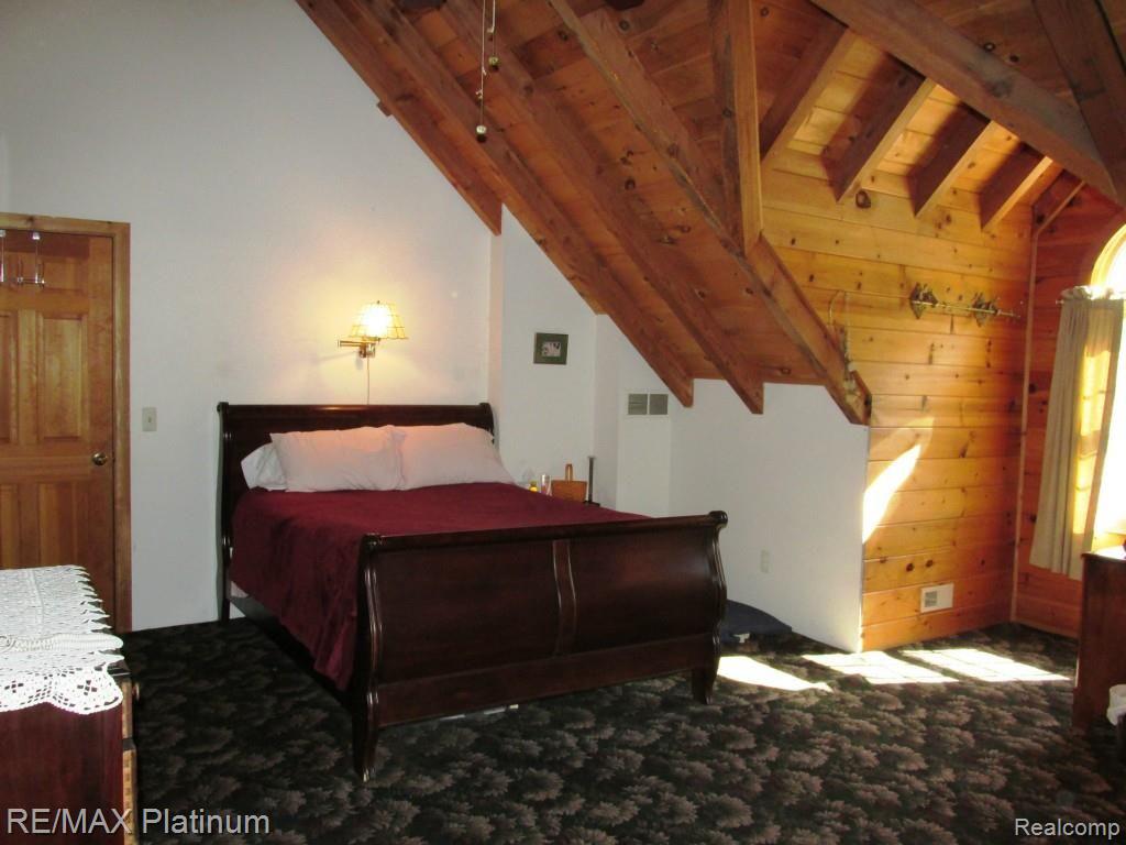 12296 Rohn Road Fenton, MI 48430 - Photo 23 of 38 2ND FLOOR MASTER BEDROOM