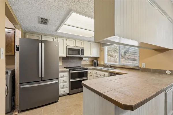 $275,000 | 6604 Brookdale Drive, Watauga, TX 76148