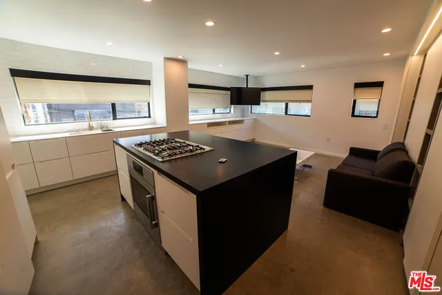 $4,250 | 14 Brooks Avenue, Unit 8, Venice, CA 90291