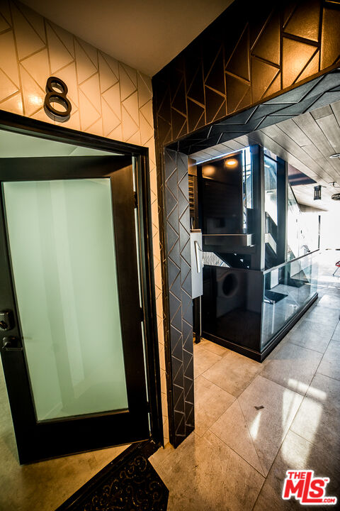 14 Brooks Avenue, Unit 8 Venice, CA 90291 - Photo 9 of 13 a view of living room
