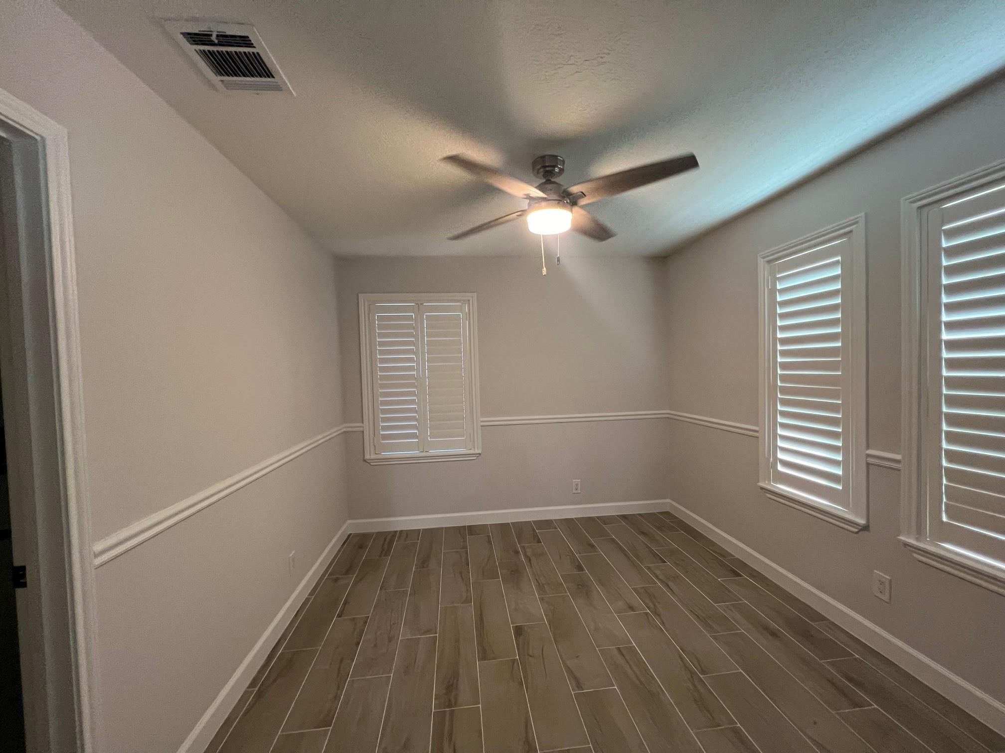 1437 Confederate Road Houston, TX 77055 - Photo 7 of 13