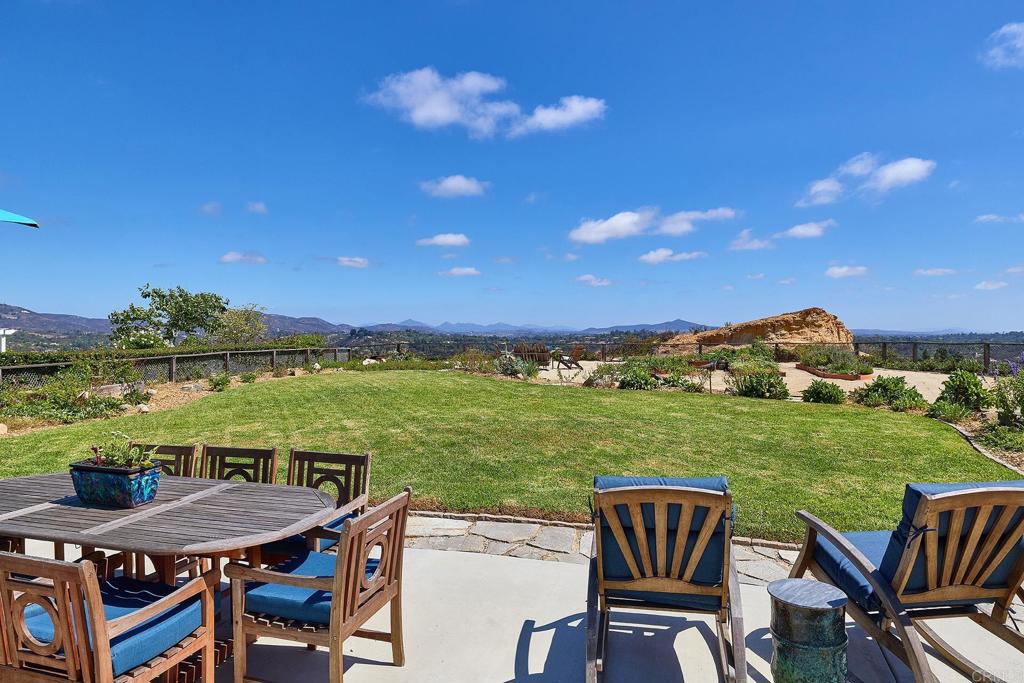 379 Trailview Road Encinitas, CA 92024 - Photo 14 of 61