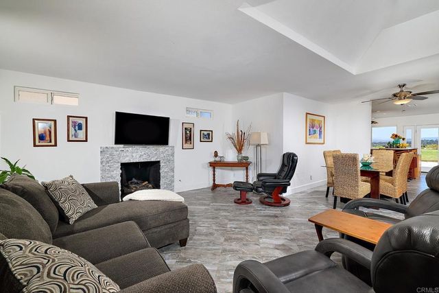 $2,465,000 | 379 Trailview Road, Encinitas, CA 92024