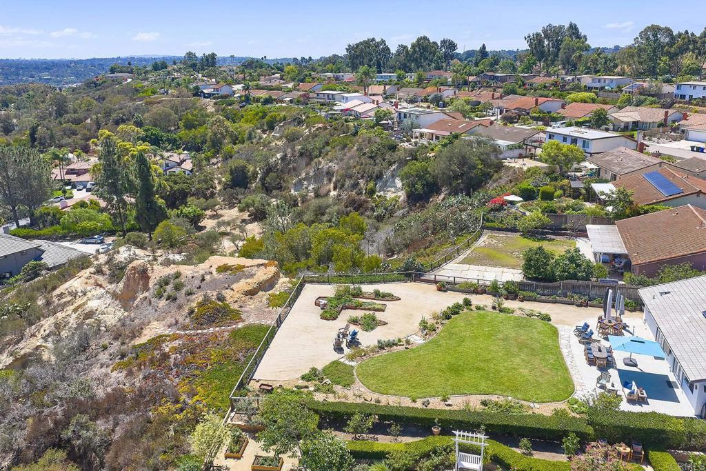 379 Trailview Road Encinitas, CA 92024 - Photo 4 of 61