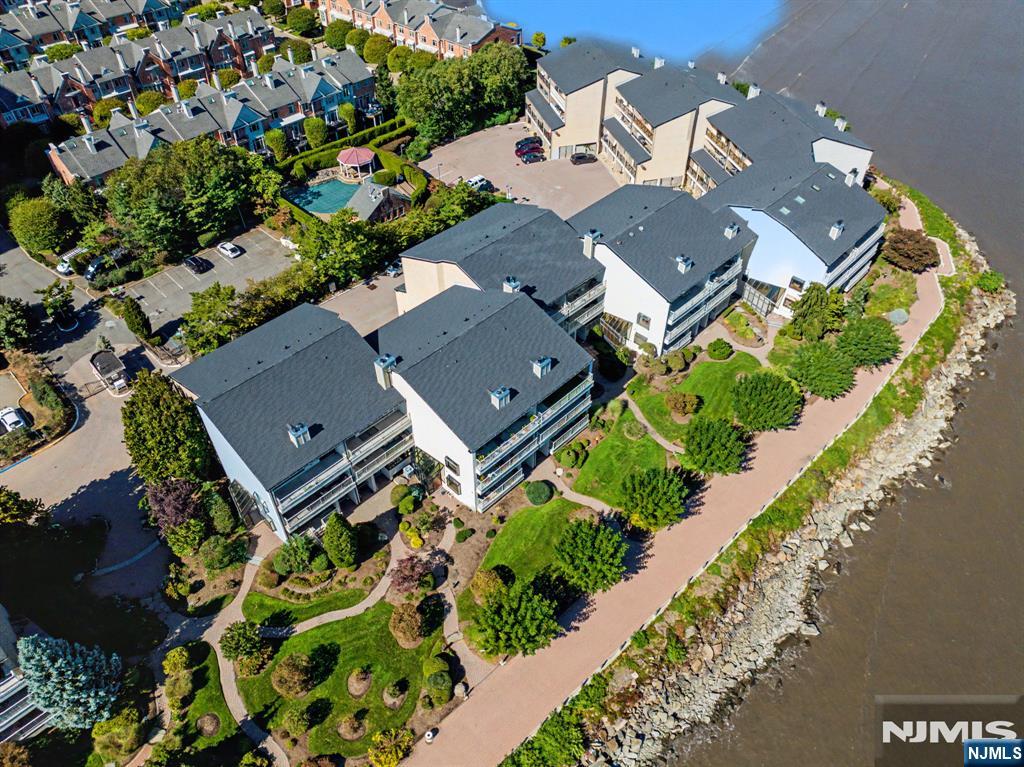 1225 River Road, Unit 7D Edgewater, NJ 07020 - Photo 45 of 47 Gallery Image 45