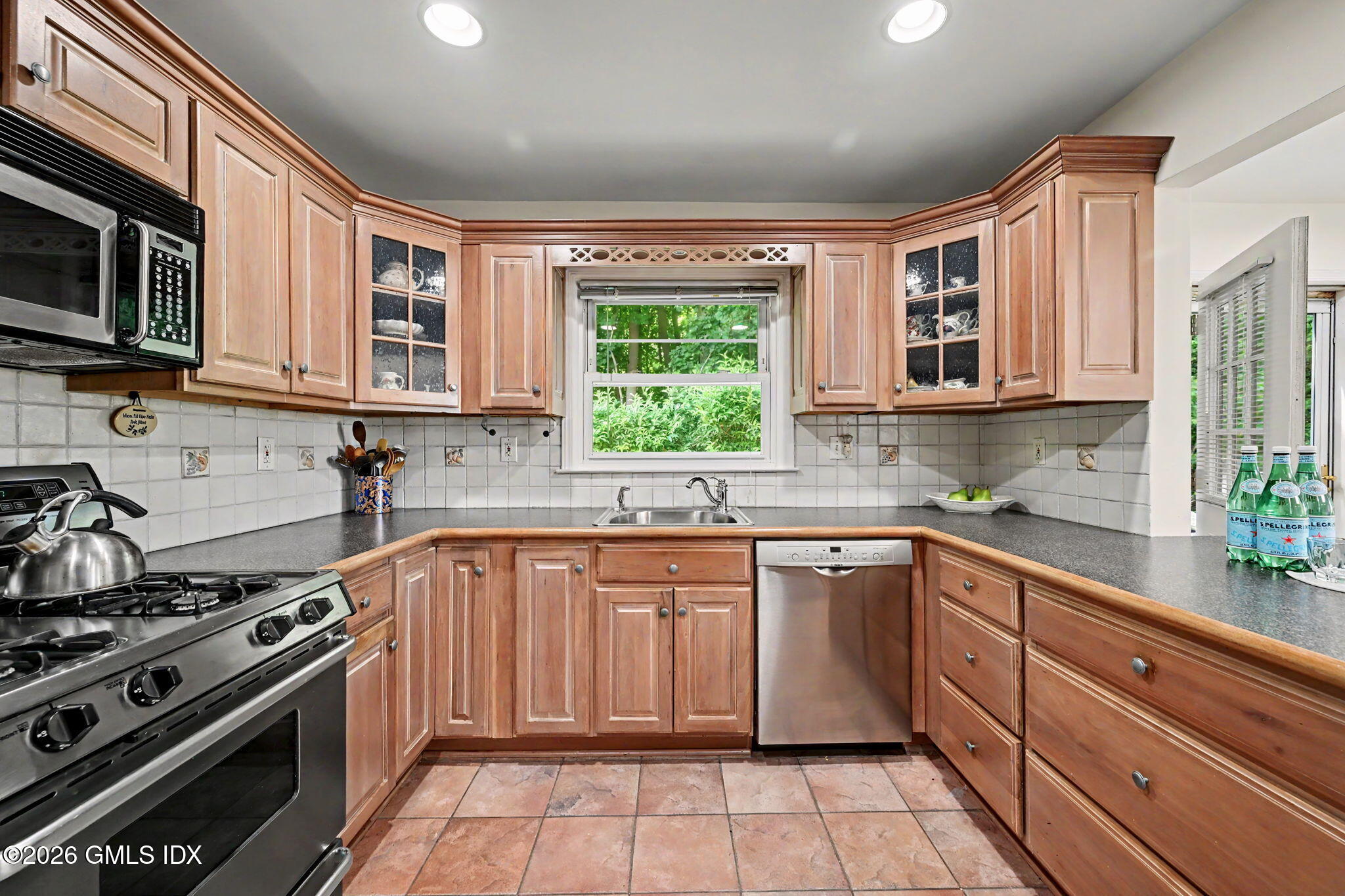 8 Ernel Drive Riverside, CT 06878 - Photo 12 of 24 37-web-or-mls-8-ernel-dr