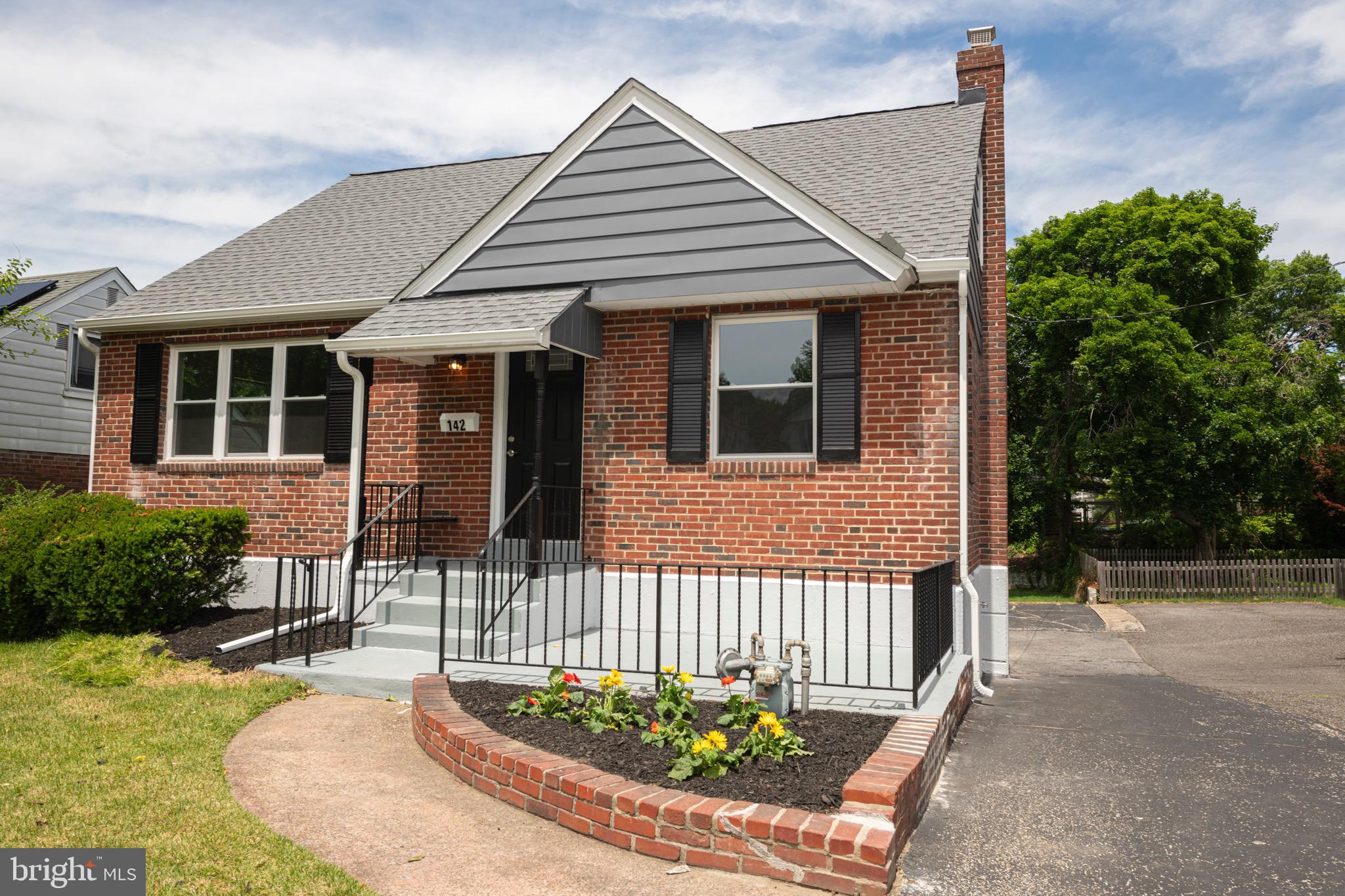 142 Wyndmoor Road Havertown, PA 19083 - Photo 3 of 35