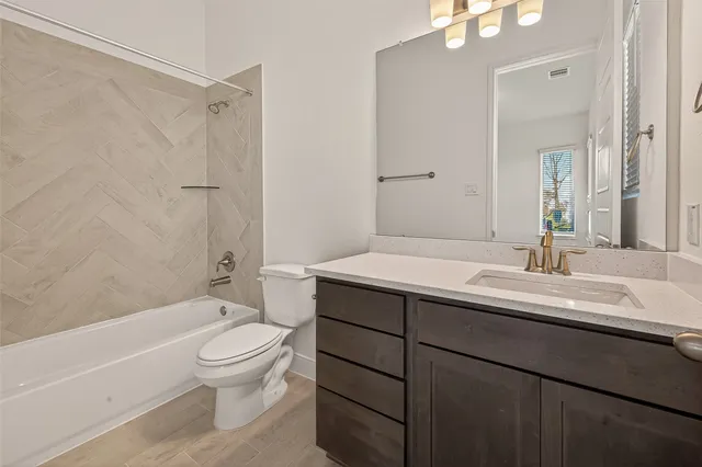 $519,750 | 2724 Golden Isle Drive, Texas City, TX 77568